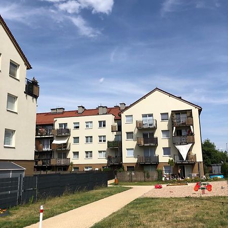 Urocze Mieszkanie Z Ogrodkiem I Bezplatny Parking วรอตซวาฟ ภายนอก รูปภาพ